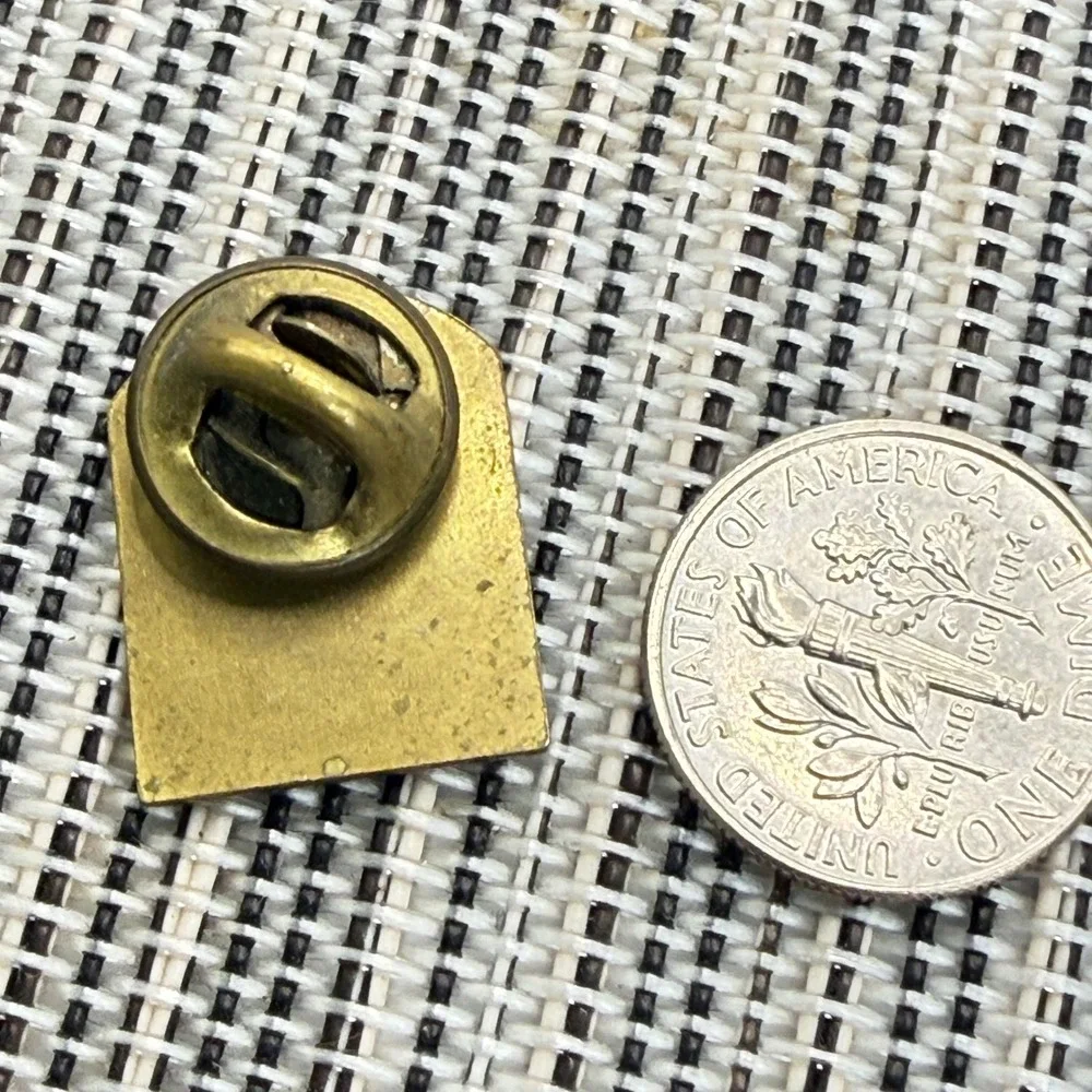 Vintage Westinghouse Veteran Employees Association Enamel Lapel Pin Gold Tone